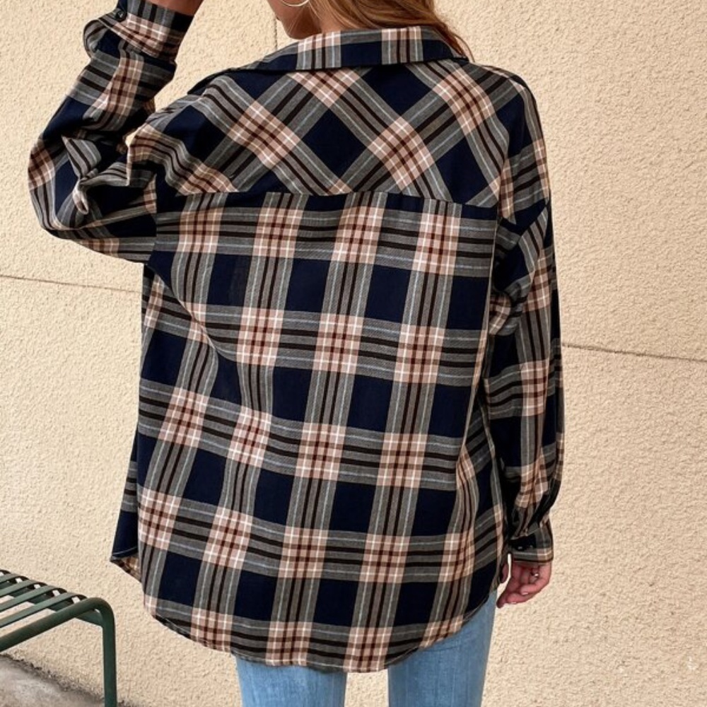 Cozy Black Oversized Plaid Button up Shacket Jacket - Picture 9 of 10